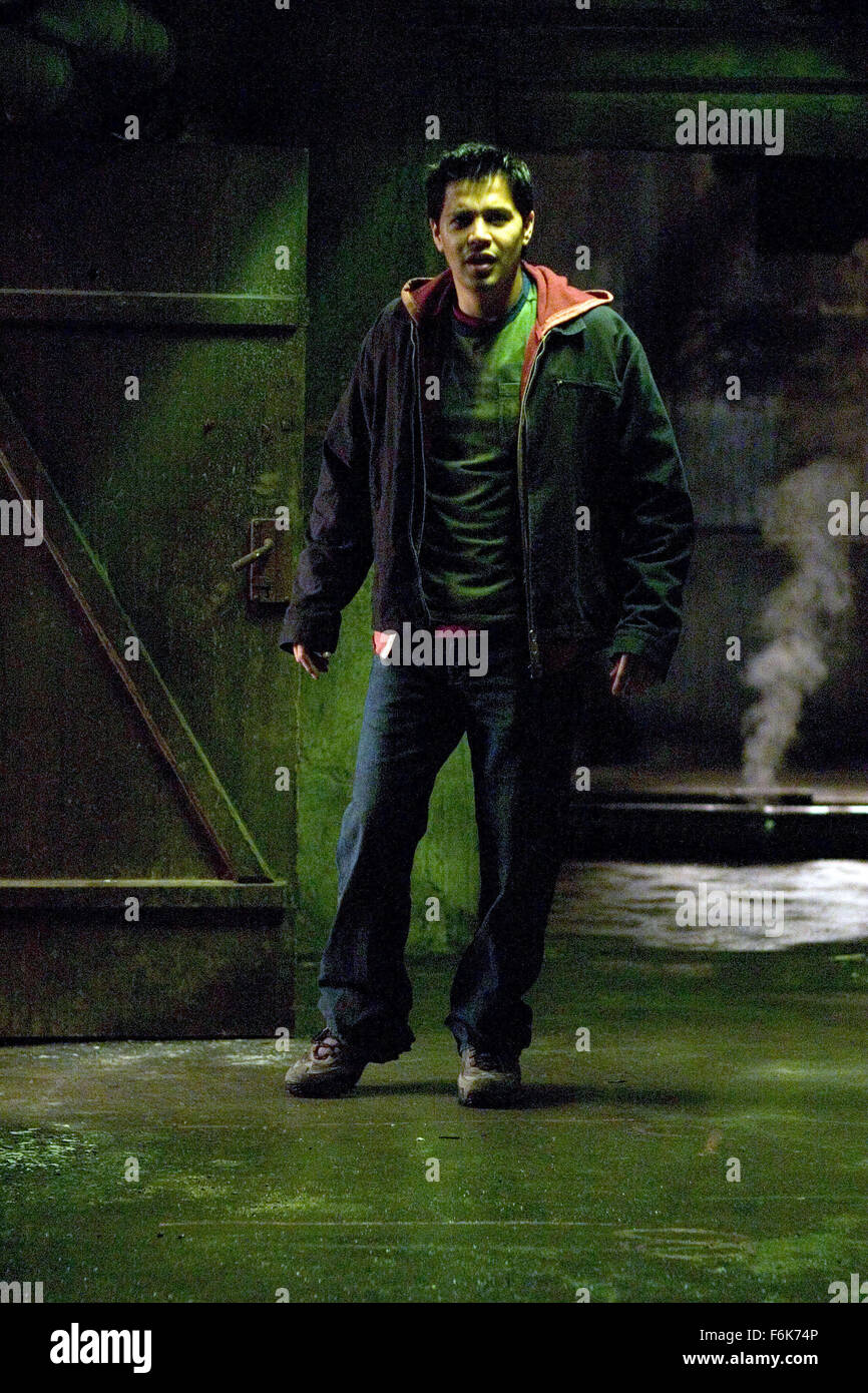 DATE DE SORTIE : Jan 05, 2006 ; STUDIO : Hostel LLC. Résumé : Trois backpackers visitez une ville slovaque qui promet de répondre à leurs attentes, hédoniste avec aucune idée de l'enfer qui les attend. Sur la photo : Jay Hernandez comme Paxton. Banque D'Images