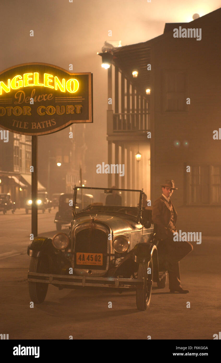 Oct 05, 2006 ; Los Angeles, CA, USA ; DATE DE SORTIE : 2 février 2006. Directeur : Robert Towne. STUDIO : Paramount Pictures. Résumé : Dans le Robert Towne-dirigé l'adaptation de John Fante l'époque de la dépression du roman, Hayek va jouer la beauté mexicaine fiery Camilla qui espère s'élever au-dessus de sa gare en épousant un riche Américain. C'est compliquée par séance Arturo Bandini (Farrell), un italien de première génération dans l'espoir d'une carrière d'écriture des terres et une blonde aux yeux bleus sur son bras. Sur la photo : Colin Farrell, Arturo Bandini. Crédit obligatoire : Photo par Paramount Pictures. (C) Copyright 2006 par Param Banque D'Images