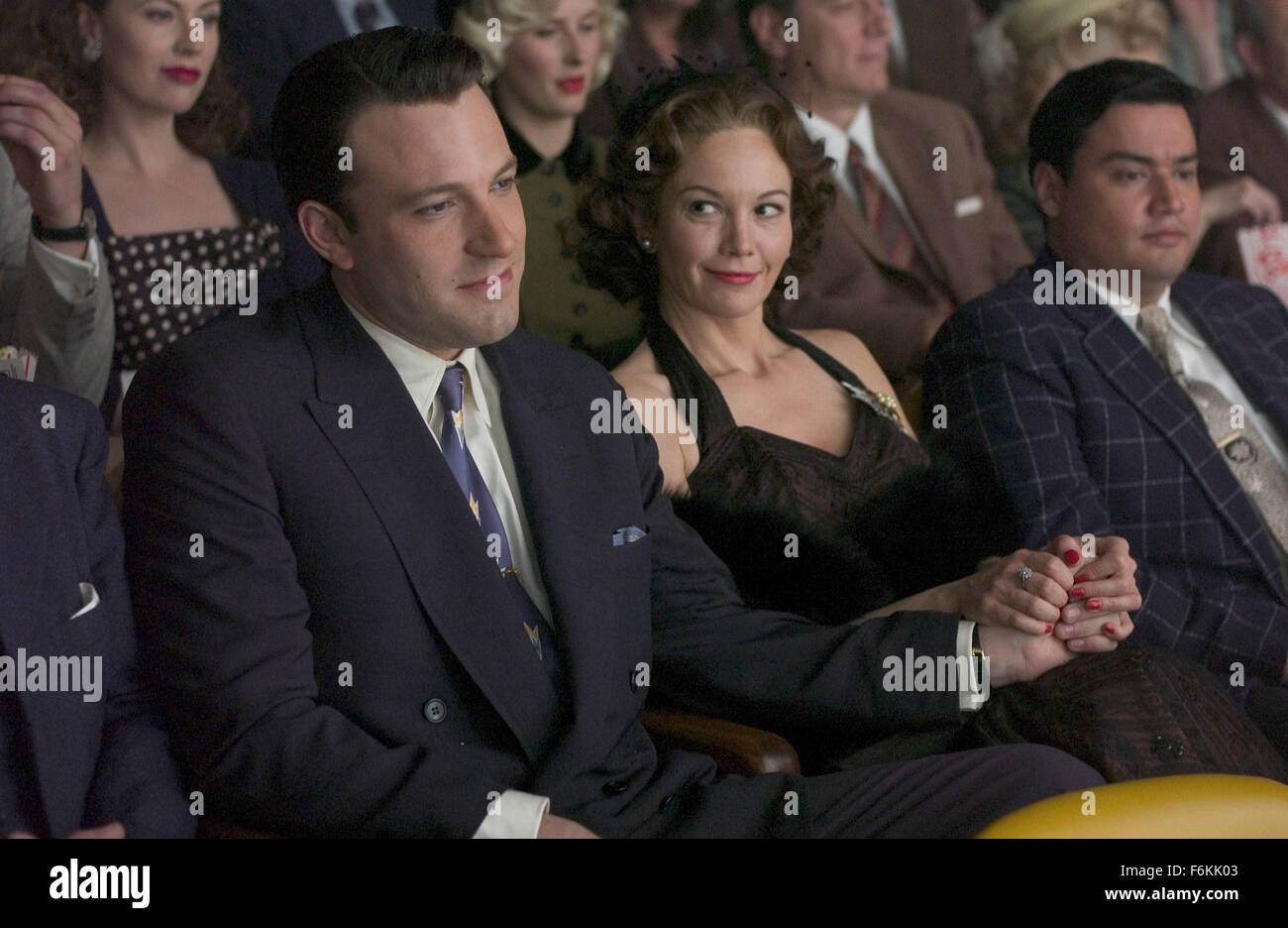 Sep 05, 2006 ; Los Angeles, CA, USA ; DATE DE SORTIE : 8 septembre 2006. Réalisateur : Allen Coulter. Entreprise : Focus Features. Résumé : L'exploration convaincante de la renommée et de l'identité, inspiré par l'un des plus célèbres d'Hollywood, des mystères. L'histoire suit un détective privé des années 50, qui enquête sur la mort mystérieuse de 'Superman' star George Reeves, met au jour des connexions inattendues à sa propre vie comme l'affaire devient plus personnelle. L'affaire torride Reeves a eu avec la femme d'un cadre d'un studio pourrait détenir la clé de la vérité. Photo : Ben Affleck (à gauche) et DIANE LANE (droite). Crédit obligatoire : Banque D'Images