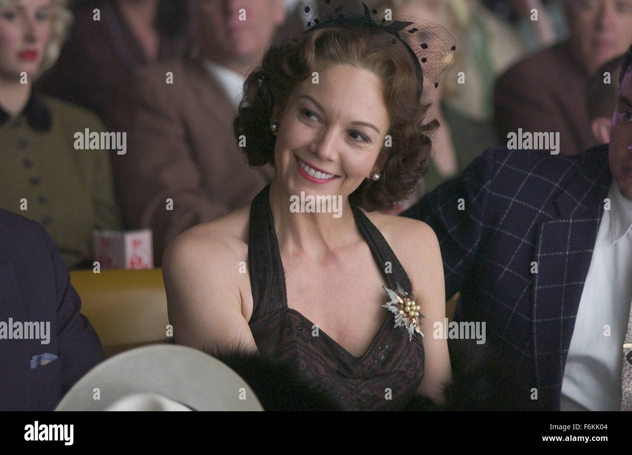 Sep 05, 2006 ; Los Angeles, CA, USA ; DATE DE SORTIE : 8 septembre 2006. Réalisateur : Allen Coulter. Entreprise : Focus Features. Résumé : L'exploration convaincante de la renommée et de l'identité, inspiré par l'un des plus célèbres d'Hollywood, des mystères. L'histoire suit un détective privé des années 50, qui enquête sur la mort mystérieuse de 'Superman' star George Reeves, met au jour des connexions inattendues à sa propre vie comme l'affaire devient plus personnelle. L'affaire torride Reeves a eu avec la femme d'un cadre d'un studio pourrait détenir la clé de la vérité. Photo : Ben Affleck (à gauche) et DIANE LANE (droite). Crédit obligatoire : Banque D'Images