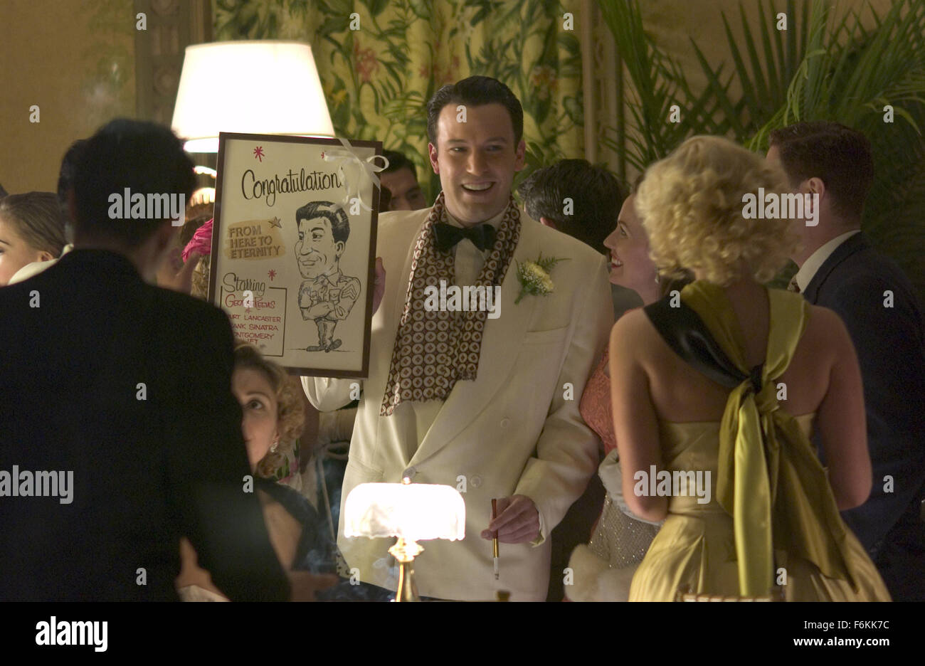 Sep 05, 2006 ; Los Angeles, CA, USA ; DATE DE SORTIE : 8 septembre 2006. Réalisateur : Allen Coulter. Entreprise : Focus Features. Résumé : L'exploration convaincante de la renommée et de l'identité, inspiré par l'un des plus célèbres d'Hollywood, des mystères. L'histoire suit un détective privé des années 50, qui enquête sur la mort mystérieuse de 'Superman' star George Reeves, met au jour des connexions inattendues à sa propre vie comme l'affaire devient plus personnelle. L'affaire torride Reeves a eu avec la femme d'un cadre d'un studio pourrait détenir la clé de la vérité. Photo : Ben Affleck (C). Crédit obligatoire : Photo de George Kraychyk/ Banque D'Images