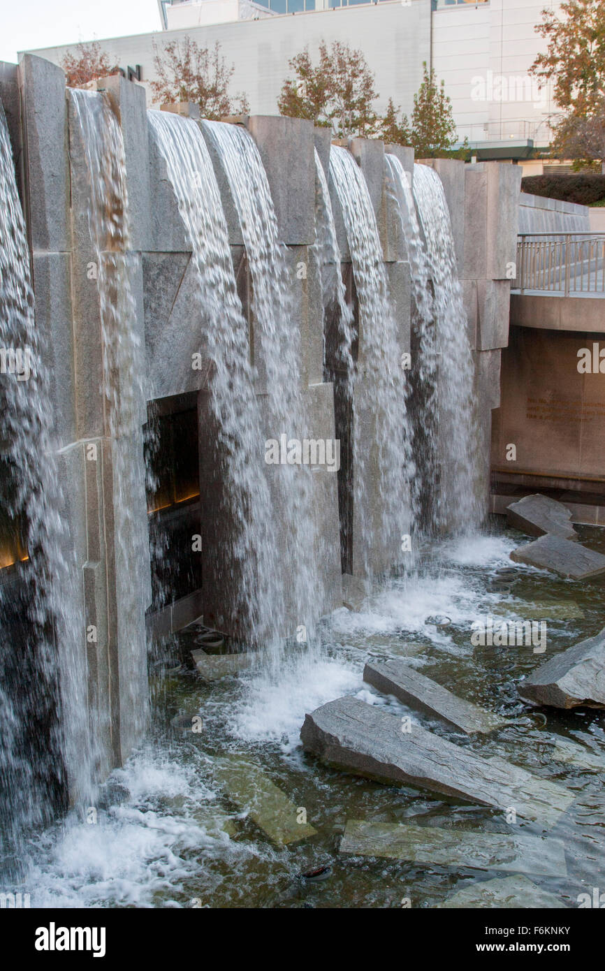 Martin Luther King Memorial & cascade dans les jardins Yerba Buena en SoMa de San Francisco, en Californie. Banque D'Images