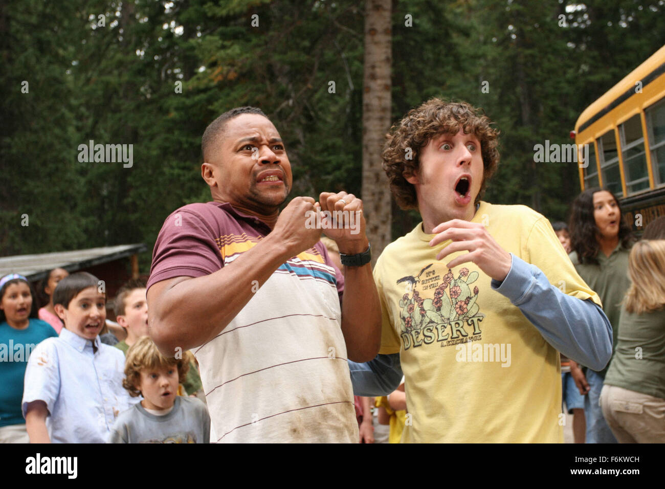 DATE DE SORTIE : 8 août 2007. Titre du film : Daddy Day Camp - STUDIO : TriStar Pictures/Sony Pictures Entertainment. Résumé : La suite de 'Daddy Day Care" - l'histoire de deux pères, Charlie Hinton (Gooding Jr.) et Phil Ryerson (Rae), qui sont mal préparés à assumer la responsabilité d'exécution, et au sauvetage, un camp de jour estival. Sur la photo : CUBA GOODING JR. Comme Charlie Hinton, et Josh McLERRAN que Dale. Banque D'Images