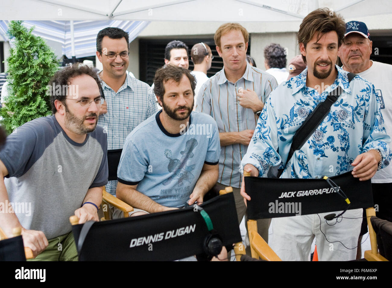 DATE DE SORTIE : 6 juin 2008. Titre du film : Vous ne salissez pas avec le Zohan. STUDIO : Columbia Pictures. PLOT : Adam Sandler (photo) stars comme Zohan, un commando israélien qui faux sa propre mort pour poursuivre son rêve de devenir coiffeur à New York. Sur la photo : scène de film. Banque D'Images
