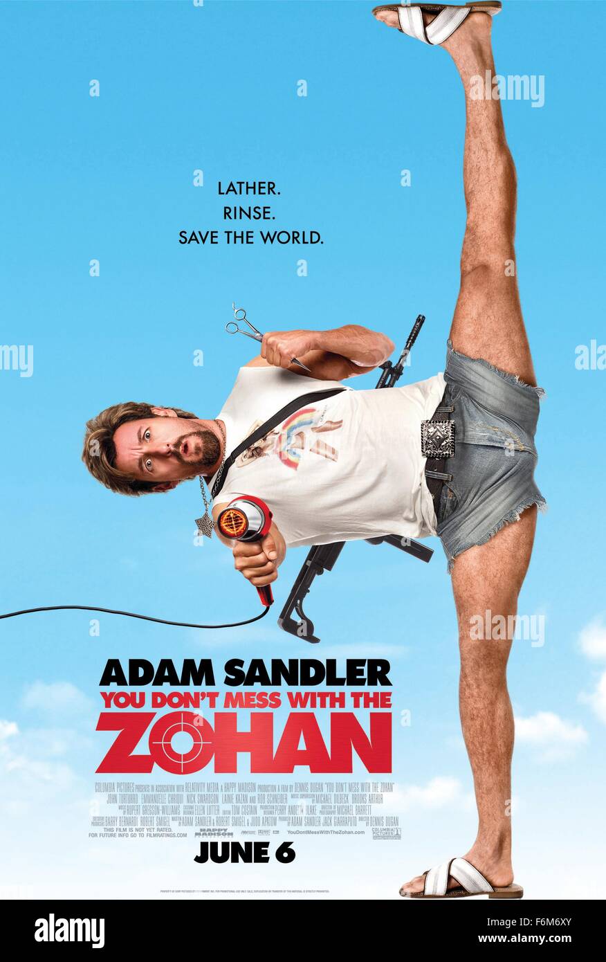 DATE DE SORTIE : 6 juin 2008. Titre du film : Vous ne salissez pas avec le Zohan. STUDIO : Columbia Pictures. PLOT : Adam Sandler (photo) stars comme Zohan, un commando israélien qui faux sa propre mort pour poursuivre son rêve de devenir coiffeur à New York. Sur la photo : affiche de film. Banque D'Images