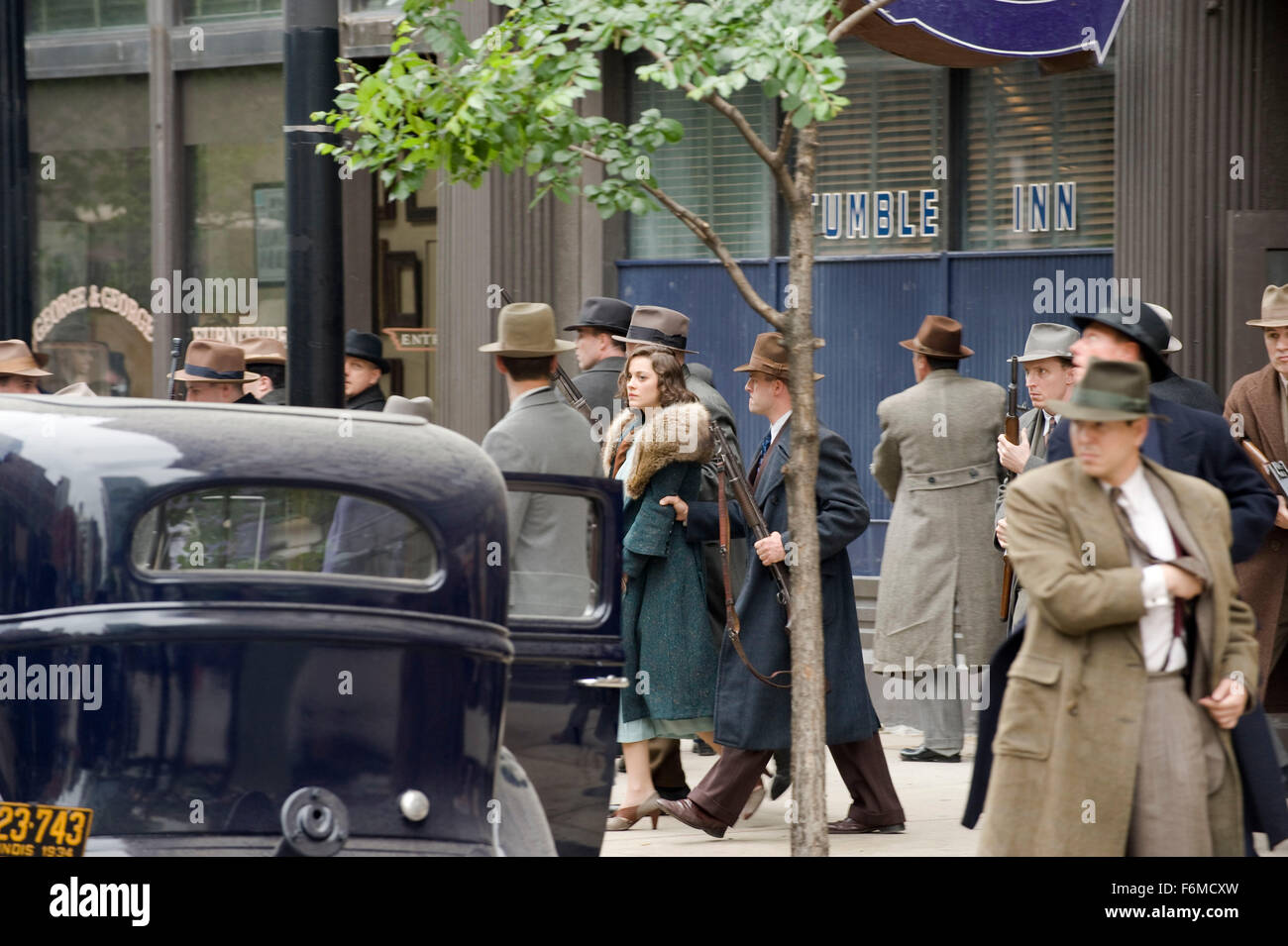 DATE DE SORTIE : 1 juillet 2009. Titre du film : des ennemis publics. STUDIO : Universal Pictures. Résumé : Le fédéral essayez de prendre fameux gangsters américain John Dillinger, Baby Face Nelson et Pretty Boy Floyd lors d'une vague de criminalité en plein essor dans les années 1930. Sur la photo : . Banque D'Images