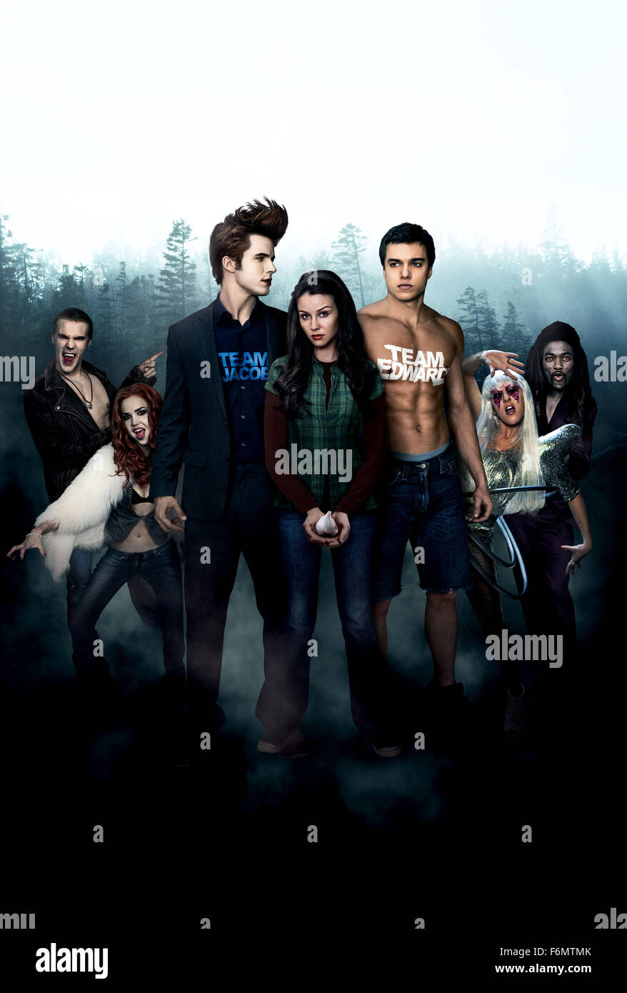 DATE DE SORTIE : Août 18, 2010. Titre du film : Vampires Suck. STUDIO : Regency Enterprises. Résumé : une parodie des films sur le thème du vampire, où l'adolescente Becca se retrouve déchiré entre deux garçons. Comme elle et ses amis aux prises avec un certain nombre de drames, tout vient d'un chef à leur bal. Sur la photo : . Banque D'Images