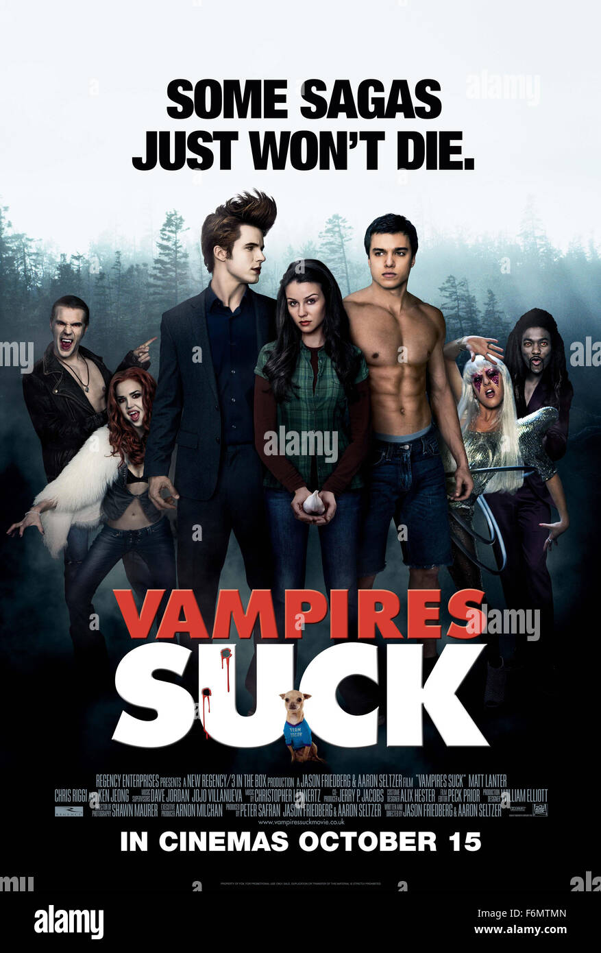 DATE DE SORTIE : Août 18, 2010. Titre du film : Vampires Suck. STUDIO : Regency Enterprises. Résumé : une parodie des films sur le thème du vampire, où l'adolescente Becca se retrouve déchiré entre deux garçons. Comme elle et ses amis aux prises avec un certain nombre de drames, tout vient d'un chef à leur bal. Sur la photo : . Banque D'Images