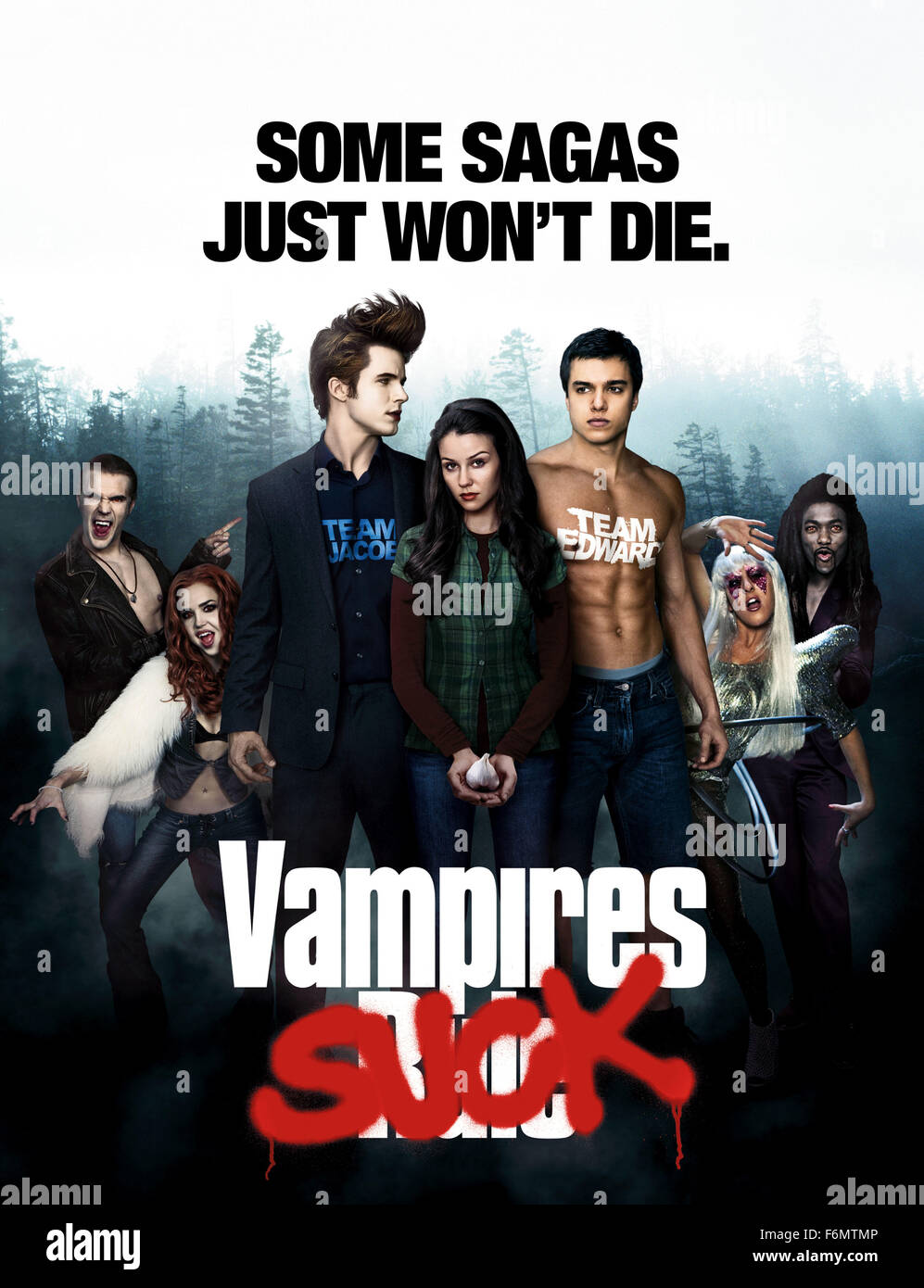 DATE DE SORTIE : Août 18, 2010. Titre du film : Vampires Suck. STUDIO : Regency Enterprises. Résumé : une parodie des films sur le thème du vampire, où l'adolescente Becca se retrouve déchiré entre deux garçons. Comme elle et ses amis aux prises avec un certain nombre de drames, tout vient d'un chef à leur bal. Sur la photo : . Banque D'Images
