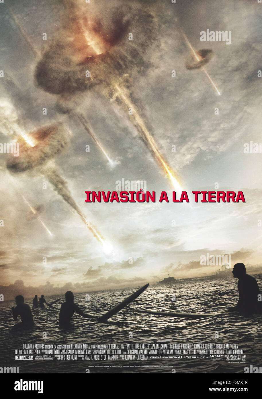 DATE DE SORTIE : Mars 11, 2011 TITRE DE FILM : Battle : Los Angeles STUDIO : Columbia Pictures Réalisateur : Jonathan Liebesman PLOT : un peloton de marines doit affronter une invasion extraterrestre à Los Angeles sur la photo : Affiche (Image Crédit : c Columbia Pictures/photos) Banque D'Images