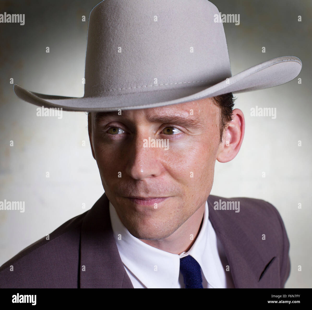 DATE DE SORTIE : Novembre 27, 2015 Title : J'ai vu la lumière STUDIO : Sony Pictures Classics Directeur : Marc Abraham PLOT : une biographie de Hank Williams sur la photo : TOM HIDDLESTON que Hank Williams (Crédit : c Sony Pictures Classics/photos) Banque D'Images