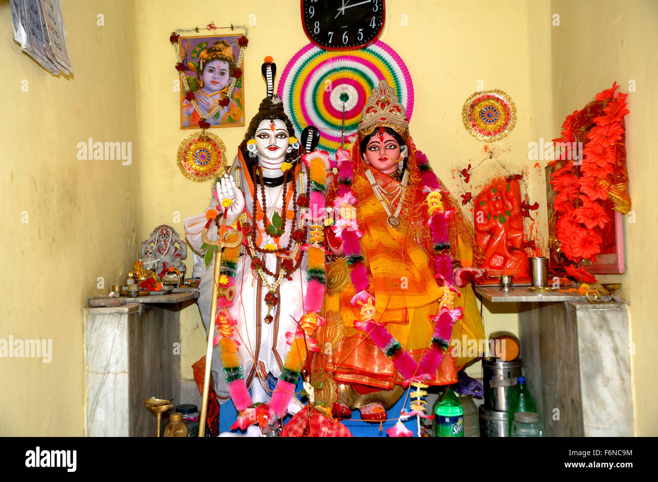 Idole de seigneur Shiva et Parvati, l'Inde, l'Asie Banque D'Images