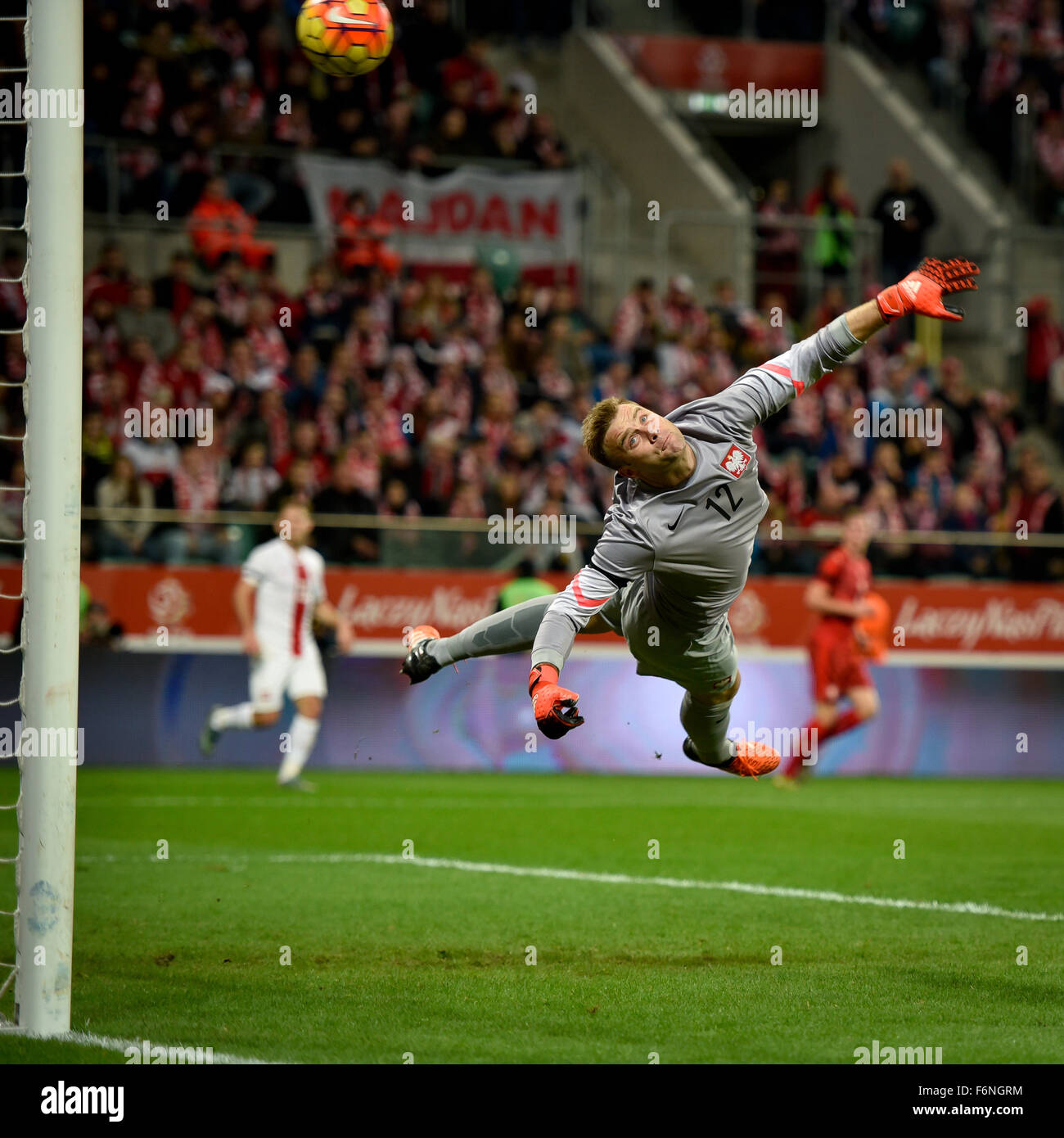 Wroclaw, Pologne. 17 novembre, 2015. International Football match amical : la Pologne v République Tchèque. Artur Boruc en action Crédit : Piotr Dziurman/Alamy Live News Banque D'Images