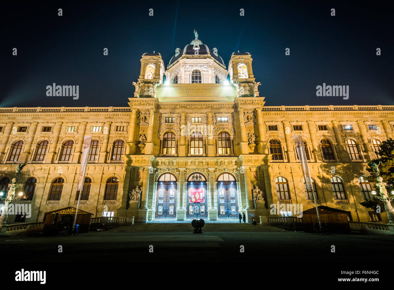 Le Musée d'Histoire Naturelle de nuit, à Vienne, Autriche. Banque D'Images
