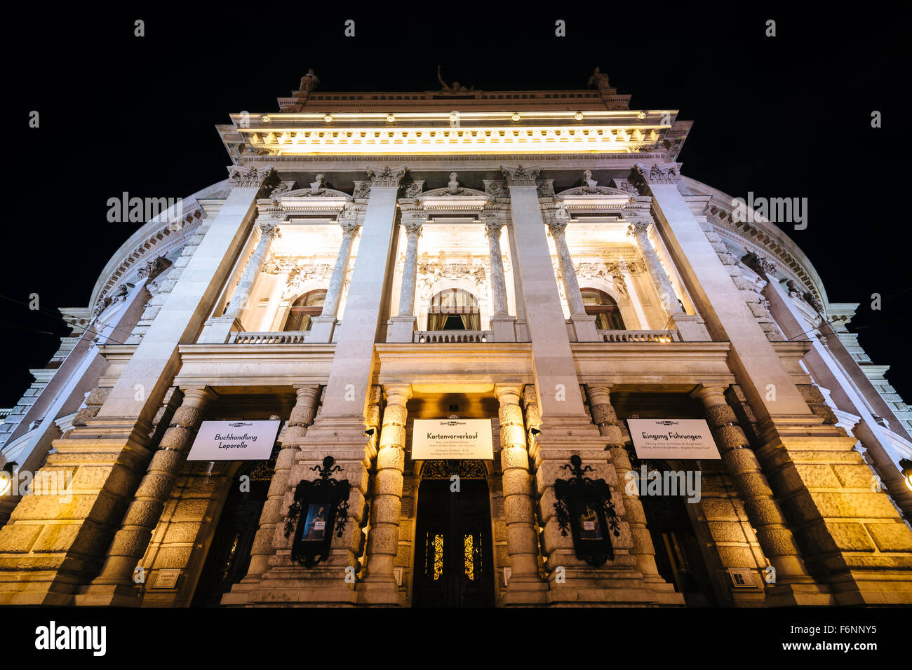 La nuit, Burgtheater de Vienne, en Autriche. Banque D'Images