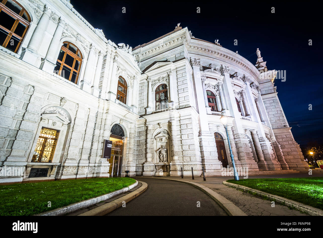 La nuit, Burgtheater de Vienne, en Autriche. Banque D'Images