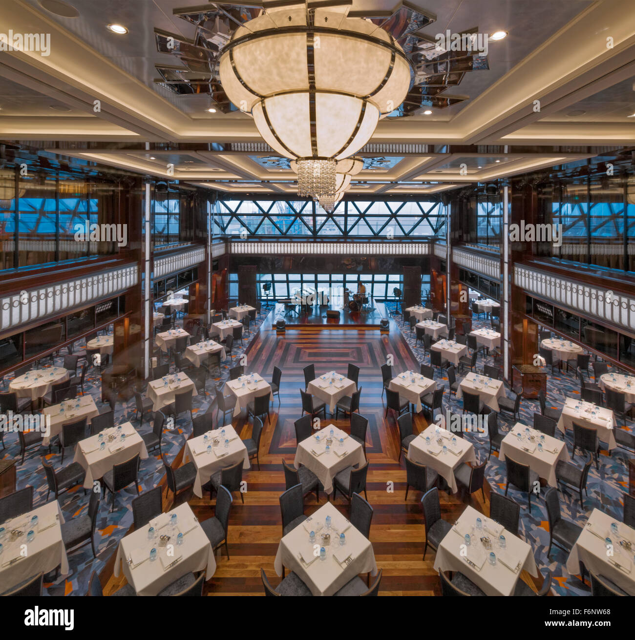 Bal de l'Norwegian Cruise Liner s'échapper. Banque D'Images