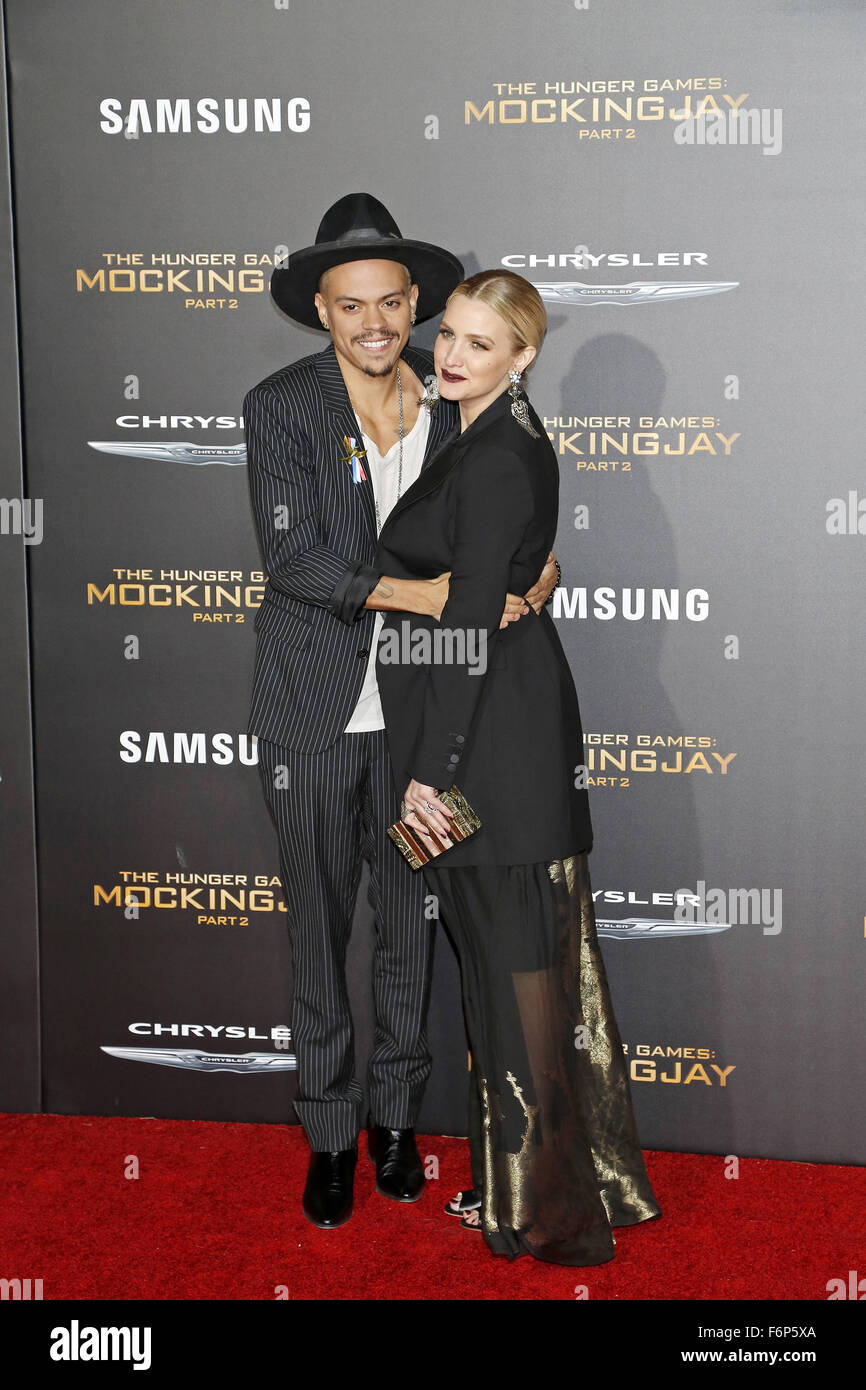 Los Angeles, Californie, USA. 17 novembre, 2015. Evan Ross, Ashley Simpson .La Faim Jeux - Clarak Partie 2 premiere .Los Angeles, CA .le 16 novembre, 2015 © Roger Harvey/Globe Photos/ZUMA/Alamy Fil Live News Banque D'Images