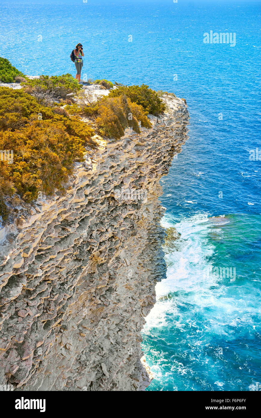 La falaise de calcaire, Bonifacio, côte sud de la Corse, France Banque D'Images