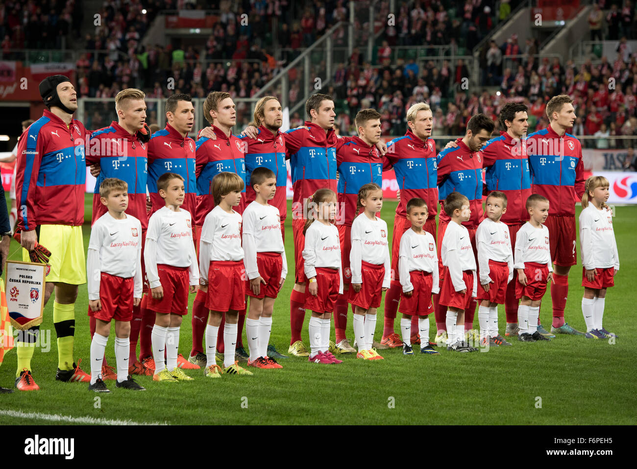 Wroclaw, Pologne. 17 novembre, 2015. International Football match amical : la Pologne v République Tchèque. Équipe de République tchèque avant le match Banque D'Images