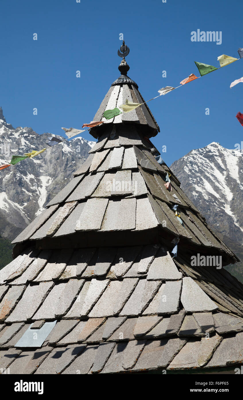 Temple bouddhiste à Chitkul le dernier village habité sur la frontière de l'Indochine l'Himachal Pradesh, Inde du Nord Banque D'Images