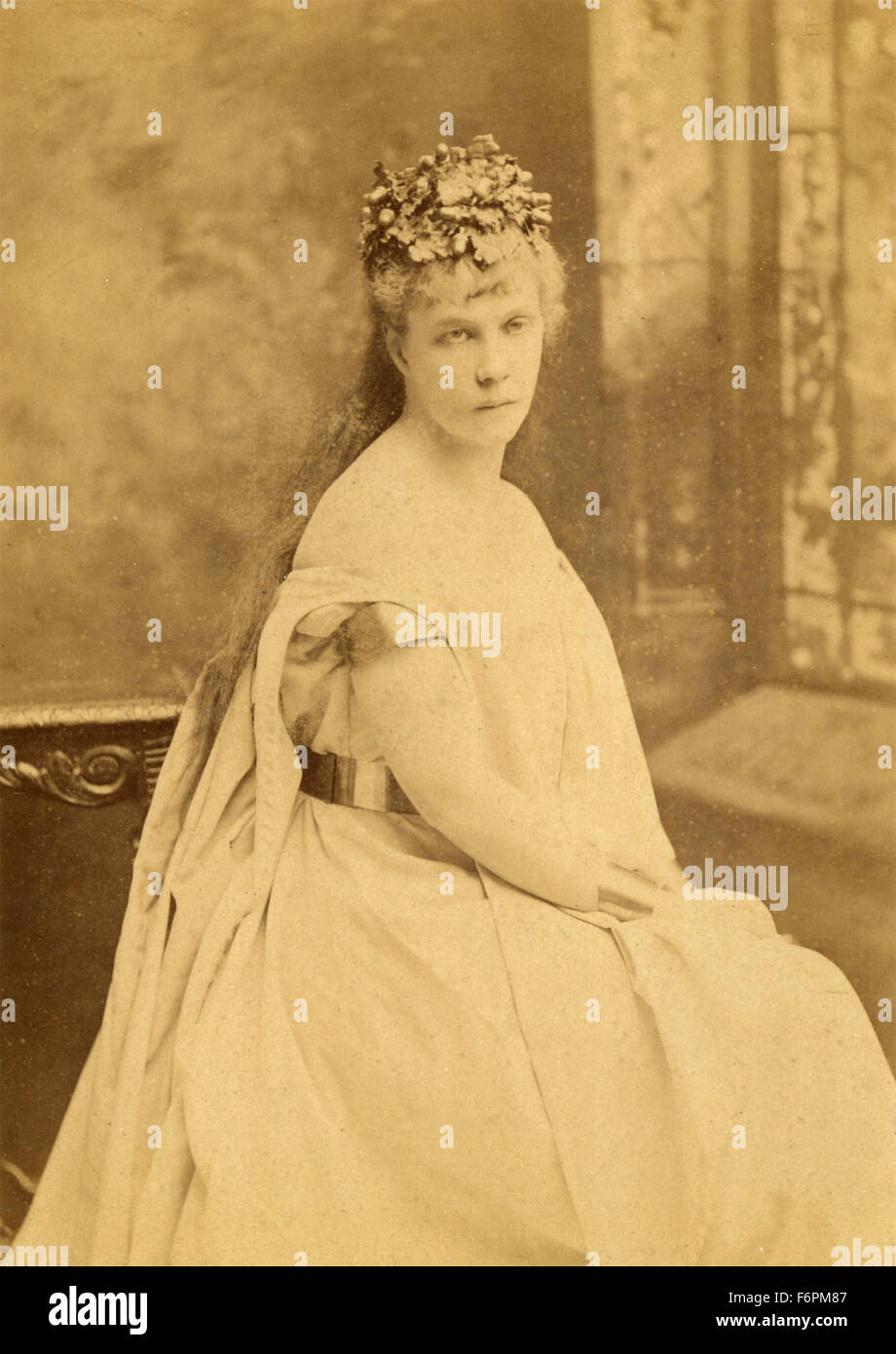 Portrait de femme avec robe, NY, USA Banque D'Images