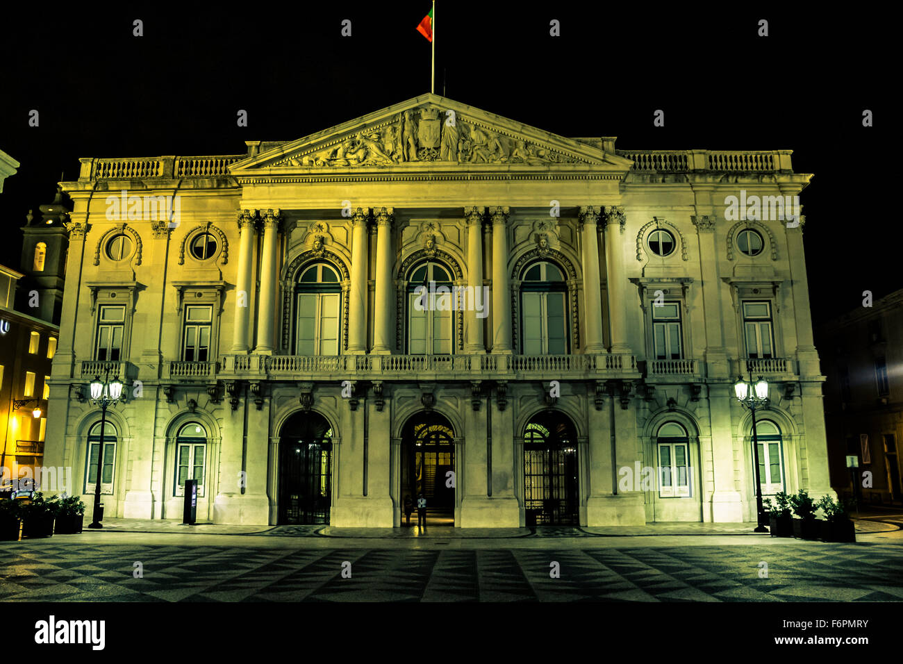 Praca Do Municipio (municipalité) est une petite place calme au quartier de Baixa de Lisbonne, Portugal Banque D'Images
