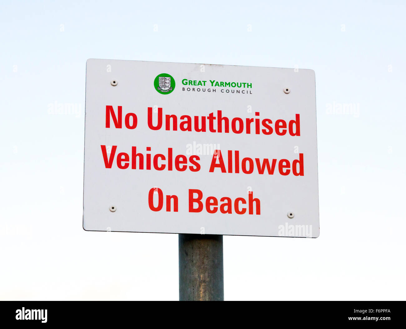 Interdiction véhicule signer sur une plage au Royaume-Uni Banque D'Images