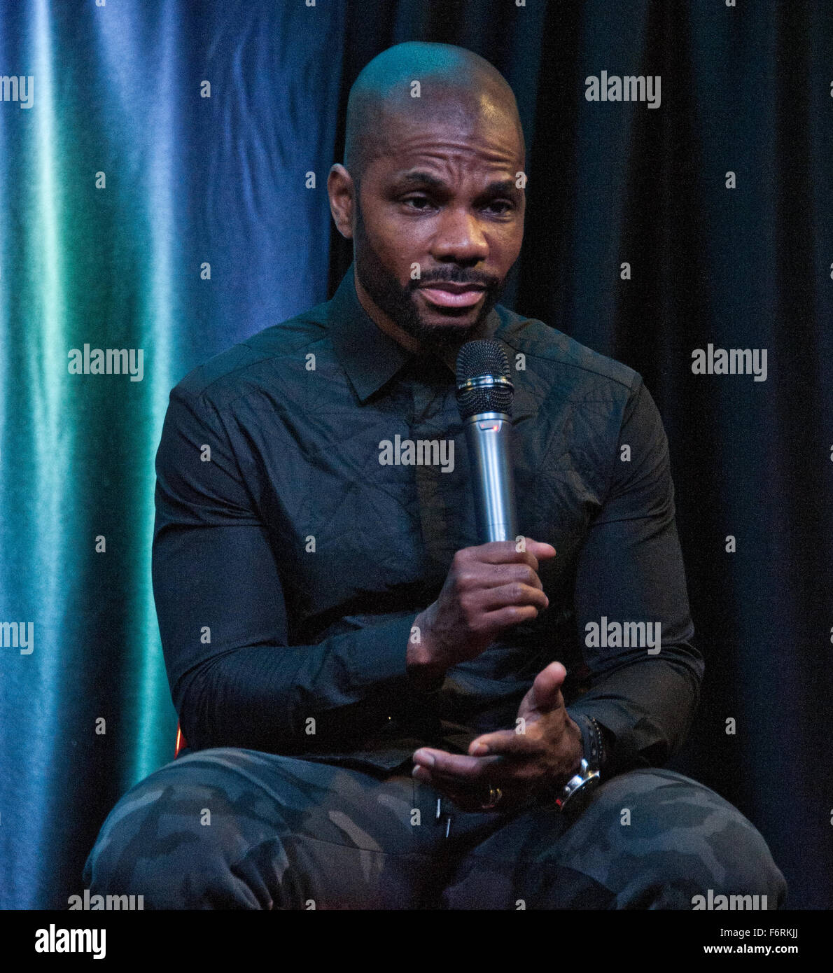 Bala Cynwyd, Pennsylvania, USA. 18 novembre, 2015. Kirk Franklin American Singer-Songwriter fonctionne à WDAS's Performance Theatre le 18 novembre 2015 à Bala Cynwyd, Pennsylvania, United States. © Paul Froggatt/FamousPix/Alamy Banque D'Images