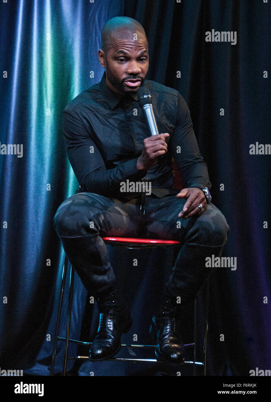 Bala Cynwyd, Pennsylvania, USA. 18 novembre, 2015. Kirk Franklin American Singer-Songwriter fonctionne à WDAS's Performance Theatre le 18 novembre 2015 à Bala Cynwyd, Pennsylvania, United States. © Paul Froggatt/FamousPix/Alamy Banque D'Images