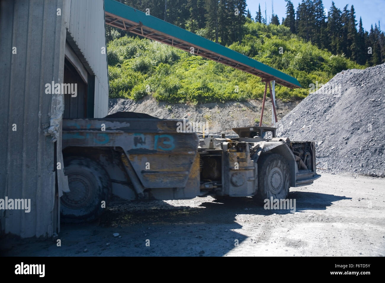 Transporteur de prendre en remblai souterrain, la mine Eskay Creek, C.-B. Banque D'Images