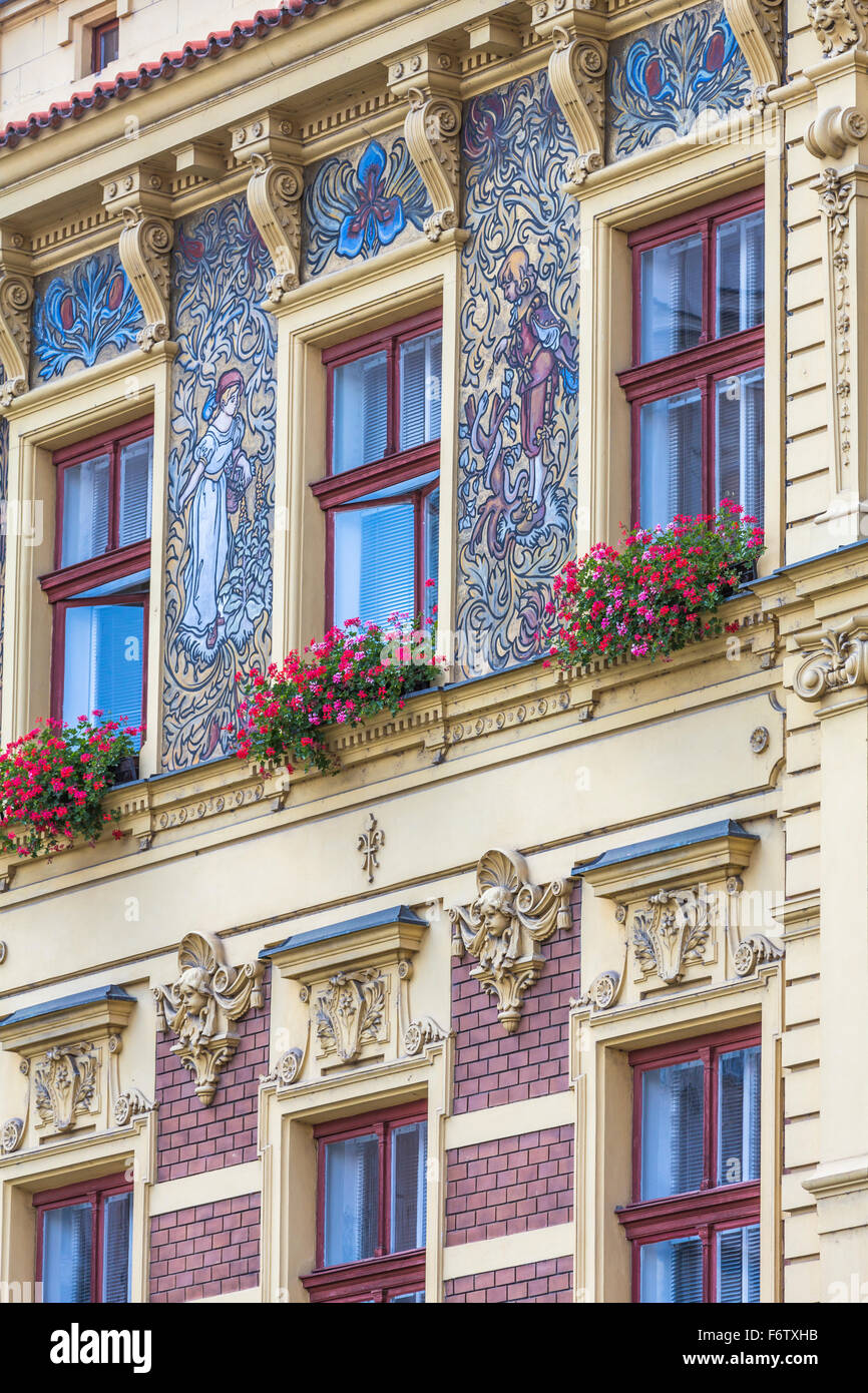 La République tchèque, Plzen, partie de façade de maison de stuc et de sgraffites Banque D'Images