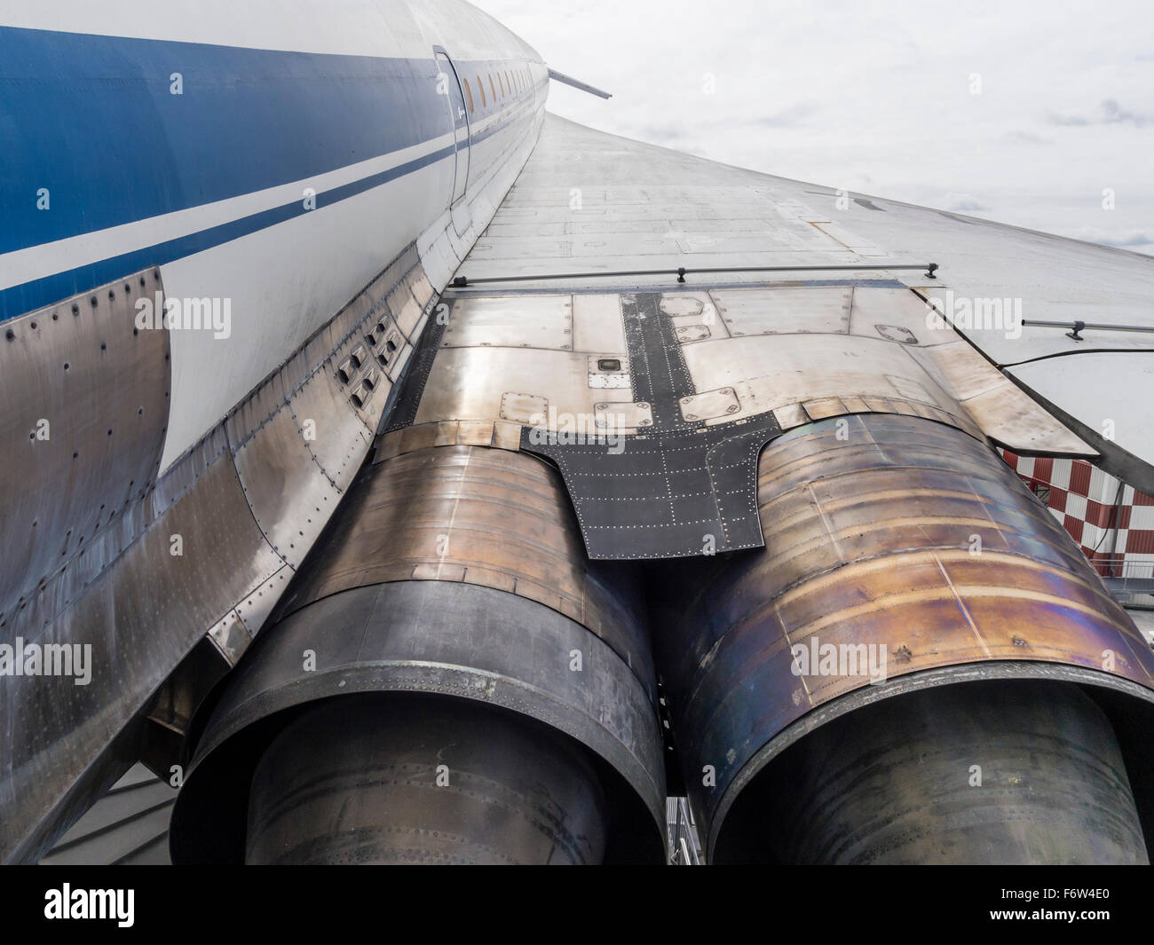 Les moteurs et le fuselage d'un Tupolev Tu-144 russes jetés des avions supersoniques. Banque D'Images