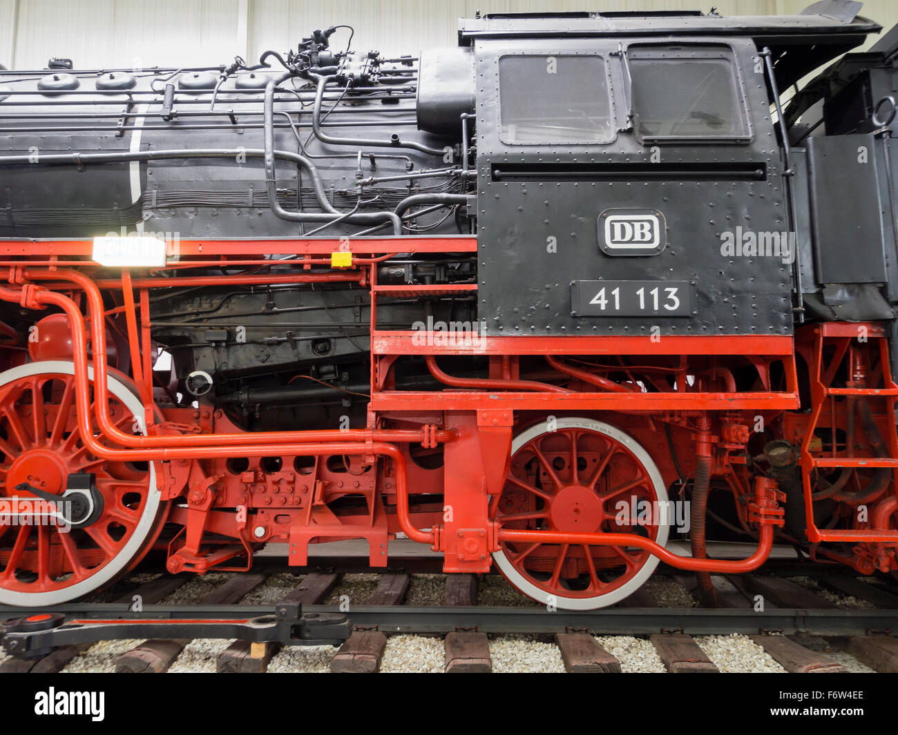 La locomotive du train à vapeur historique au musée de la technologie de Sinsheim ('Auto & Technik Museum Sinsheim'), Allemagne. Banque D'Images