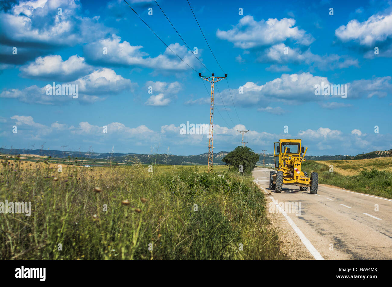 Tracteur jaune Banque D'Images