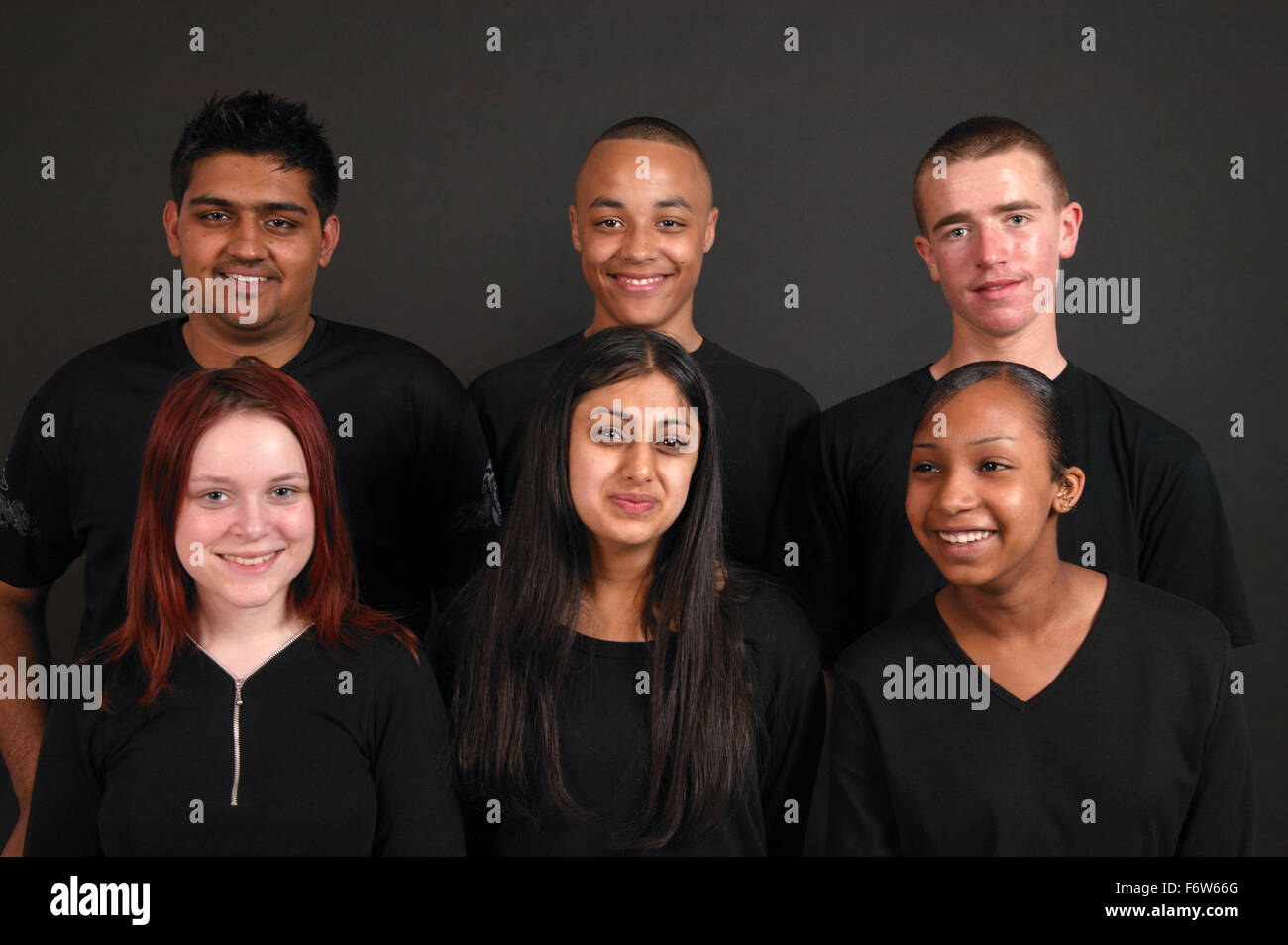 Groupe de jeunes d'origine ethnique mixte, Banque D'Images