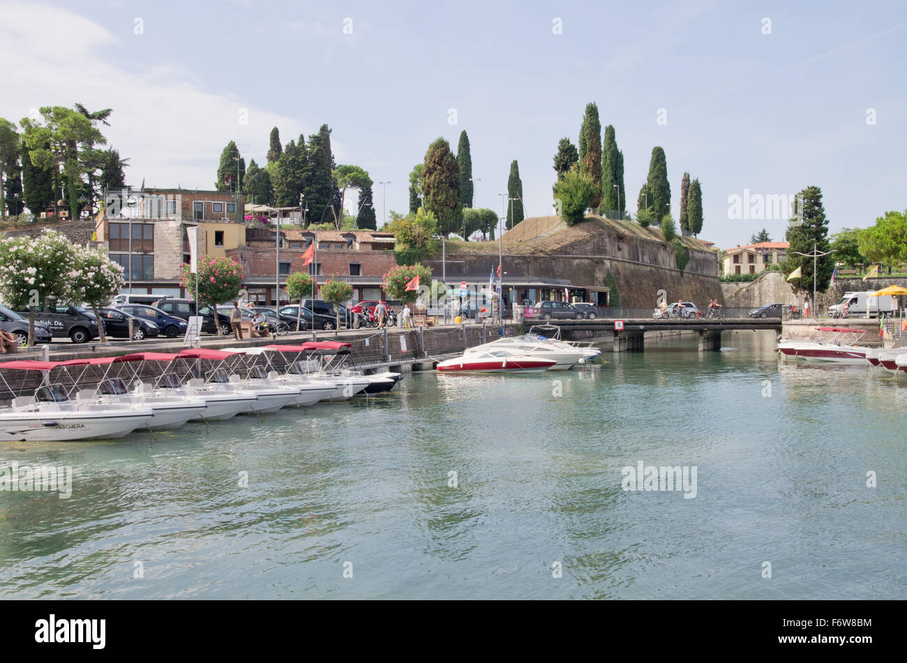 Peschiera del Garda lac. Banque D'Images