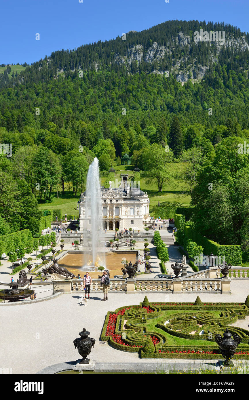 Vue du Temple de Vénus pour le château de Linderhof avec jardin et fontaine, le château de Linderhof du Roi Ludwig II de Bavière, Linderhof ca Banque D'Images