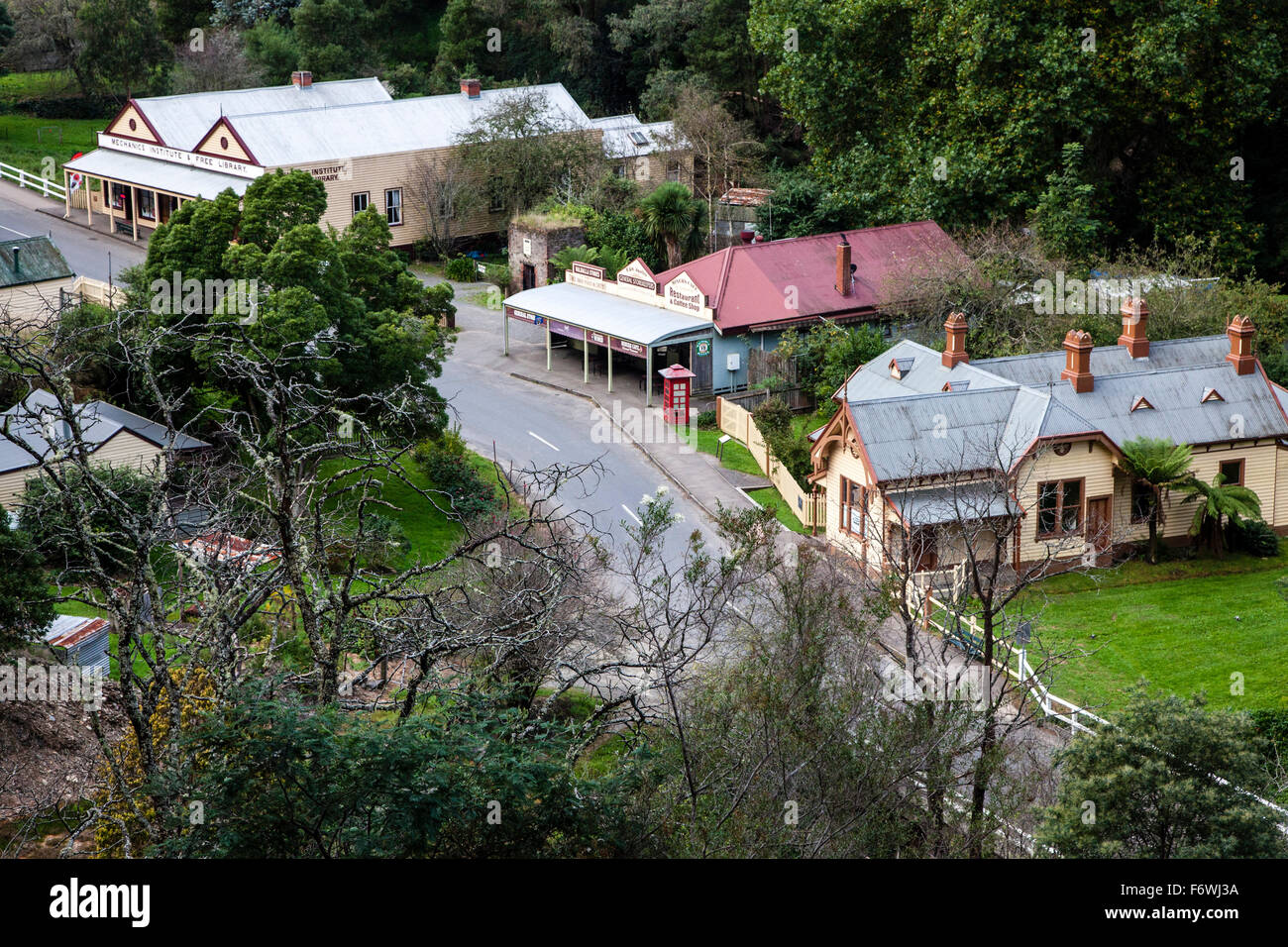 Vue sur Ville minière historique, Walahalla, Victoria, Australie Banque D'Images