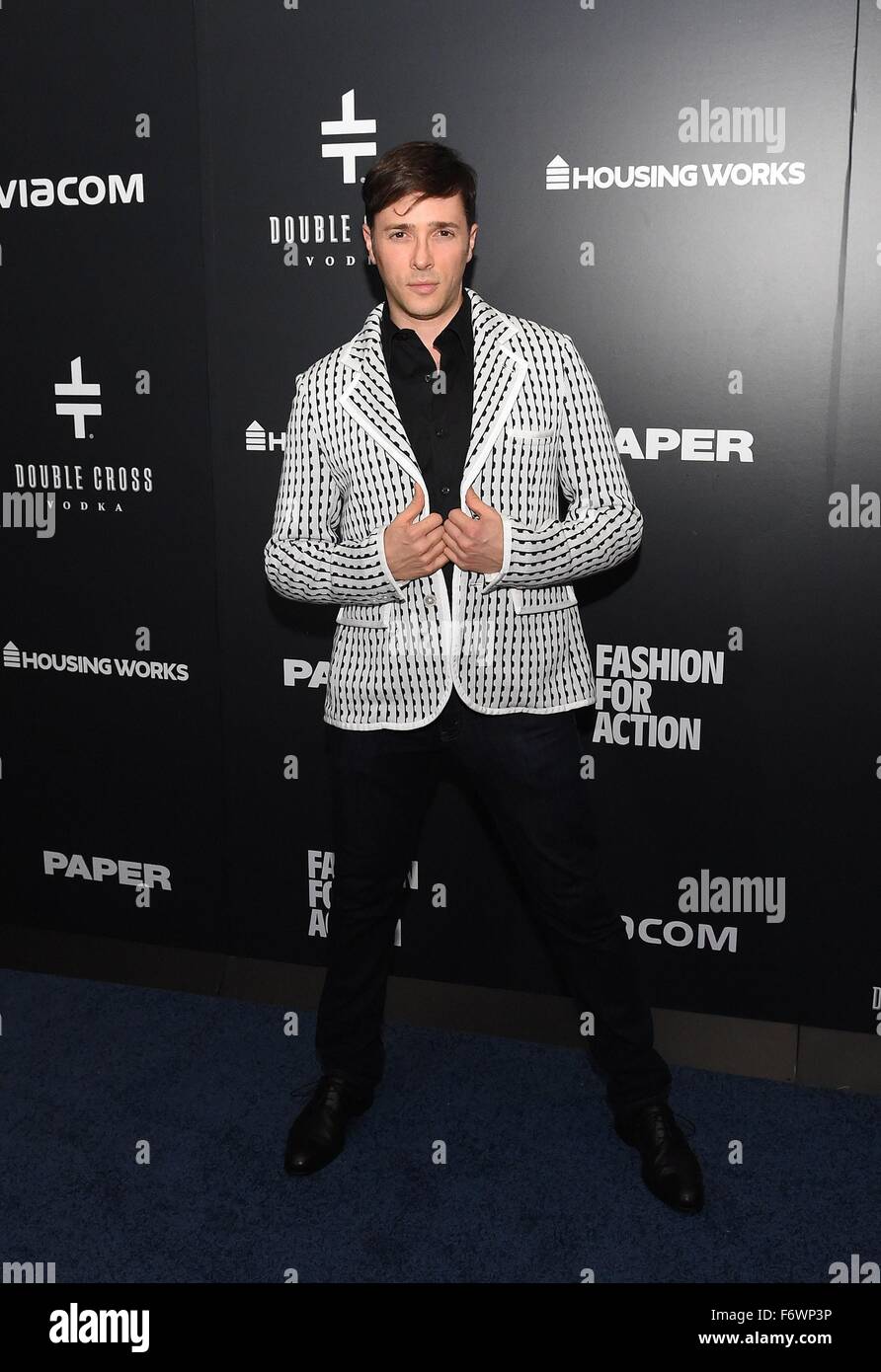 New York, NY, USA. 19 Nov, 2015. Yuval David en présence de Housing Works 12e congrès annuel de la mode pour bénéficier d'action de nuit Shopping, Rubin Museum of Art, New York, NY, 19 novembre 2015. Credit : Kayla Riz/Everett Collection/Alamy Live News Banque D'Images