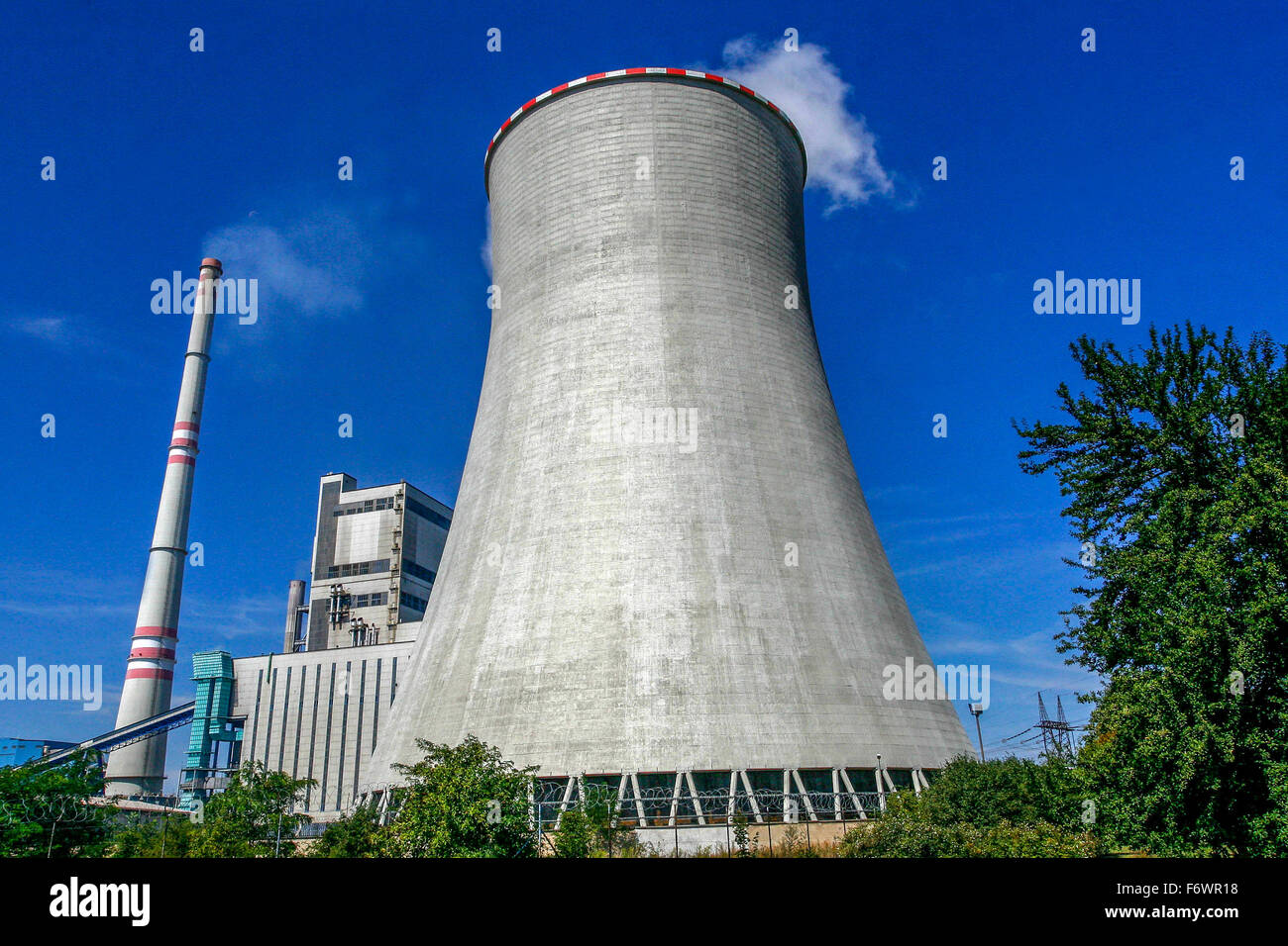 Centrale thermique au charbon, tour de refroidissement de Melnik République tchèque Banque D'Images