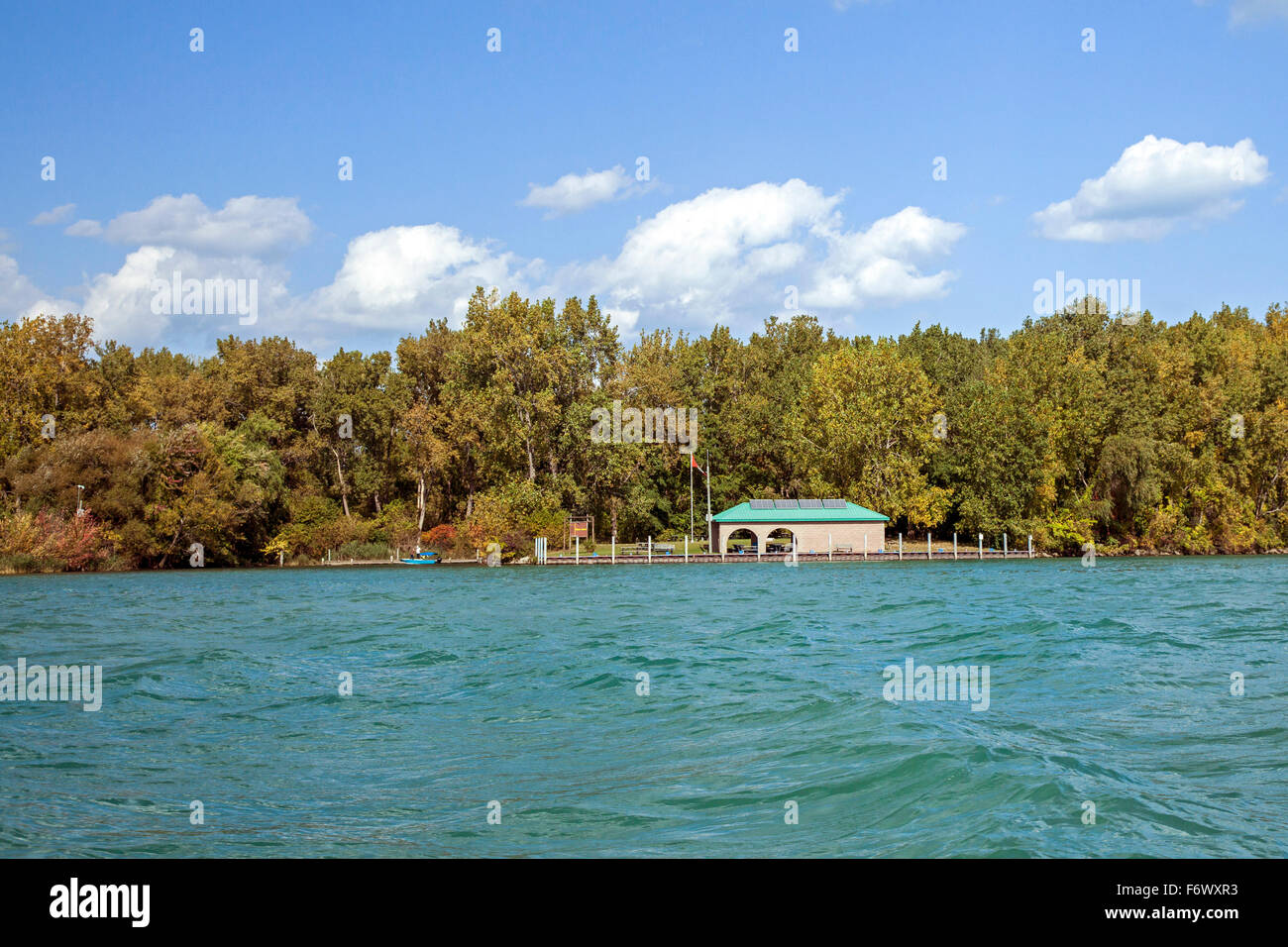 Windsor, Ontario - l'île Peche, une île dans la rivière Detroit, appartenant à la ville de Windsor. Il peut être atteint seulement Banque D'Images