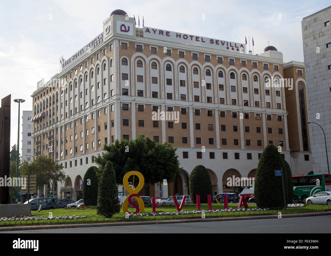 L'architecture moderne dans la construction de l'hôtel Ayre de Séville, Espagne Banque D'Images