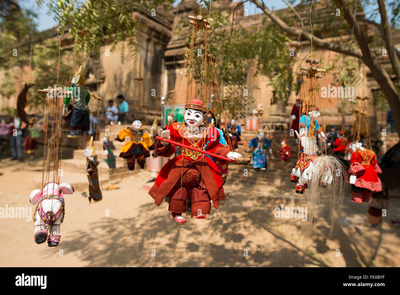 Myanmar string puppet pour la vente à un temple à Bagan Banque D'Images