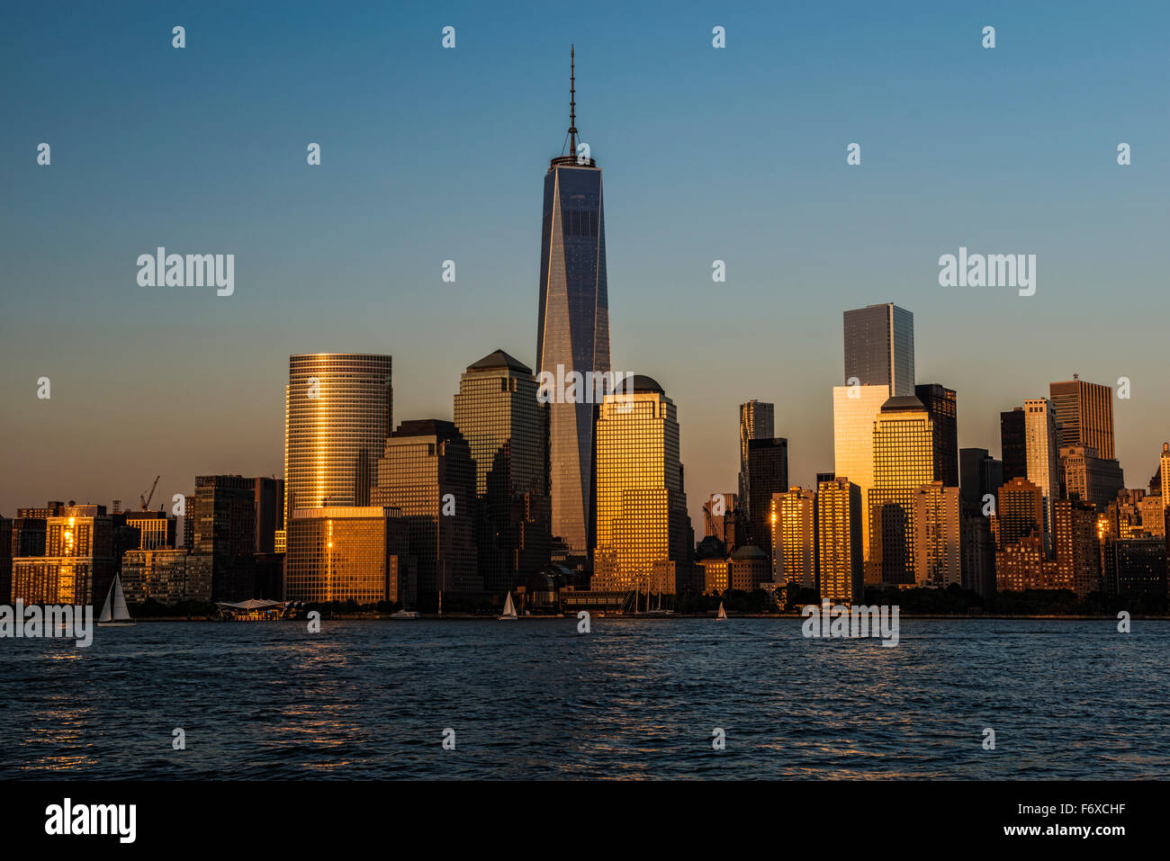 Le nouveau World Trade Center au coucher du soleil, vue de Jersey City, New Jersey, New York City, New York, États-Unis d'Amérique Banque D'Images