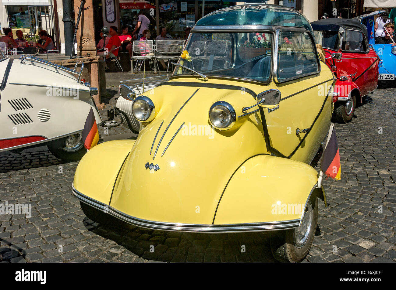 Réunion Oldtimer, Vintage Messerschmitt KR 200 Kabinenroller FMR avec toit en verre, construit de 1955 à 1964, place du marché, Nidda Banque D'Images