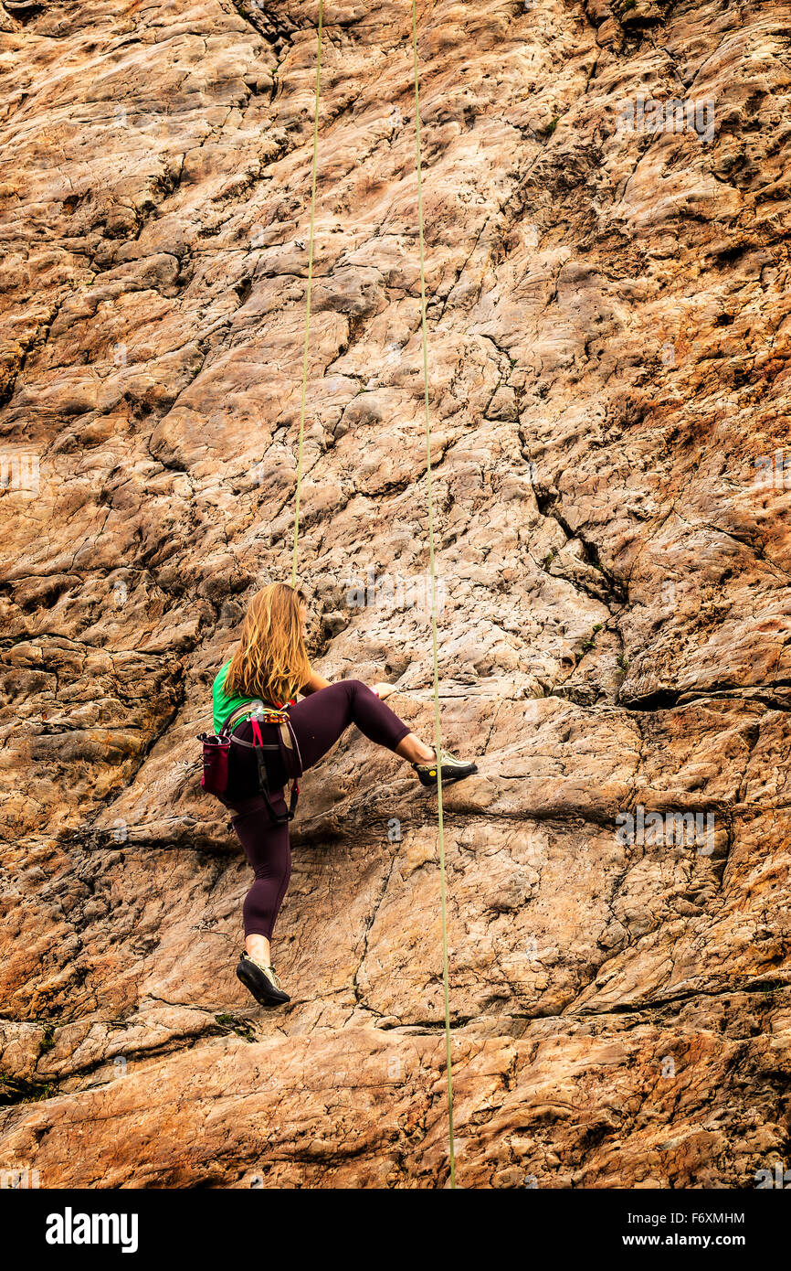 Lady Rock Climber Banque D'Images