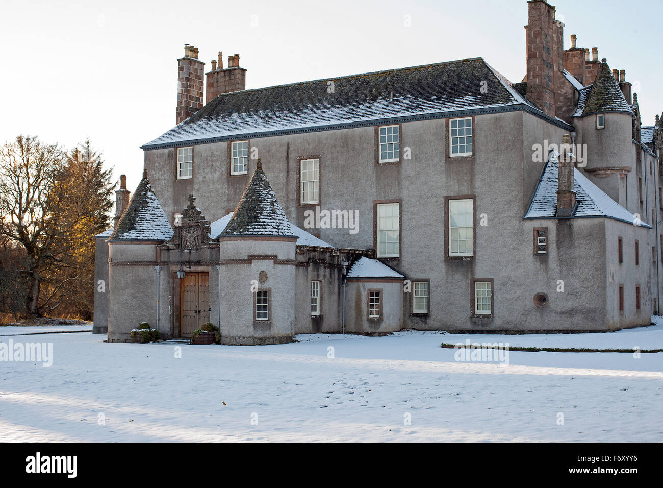 Hiver neige scène à Leith Hall, Kennethmont, en Écosse. Le 21 novembre 2015. Banque D'Images