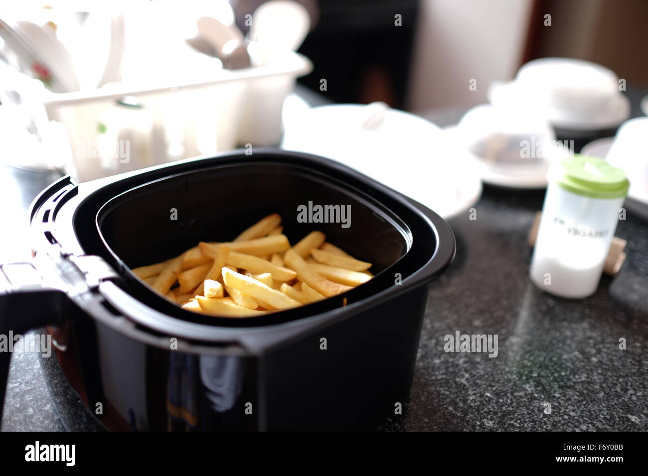 Frites faites maison prêt à servir Banque D'Images