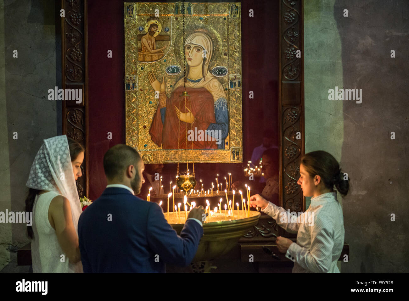 À l'intérieur de l'Église orthodoxe géorgienne (Svetitskhoveli vivant pilier) dans la cathédrale historique de l'UNESCO Ville de Mtskheta (Géorgie) Banque D'Images